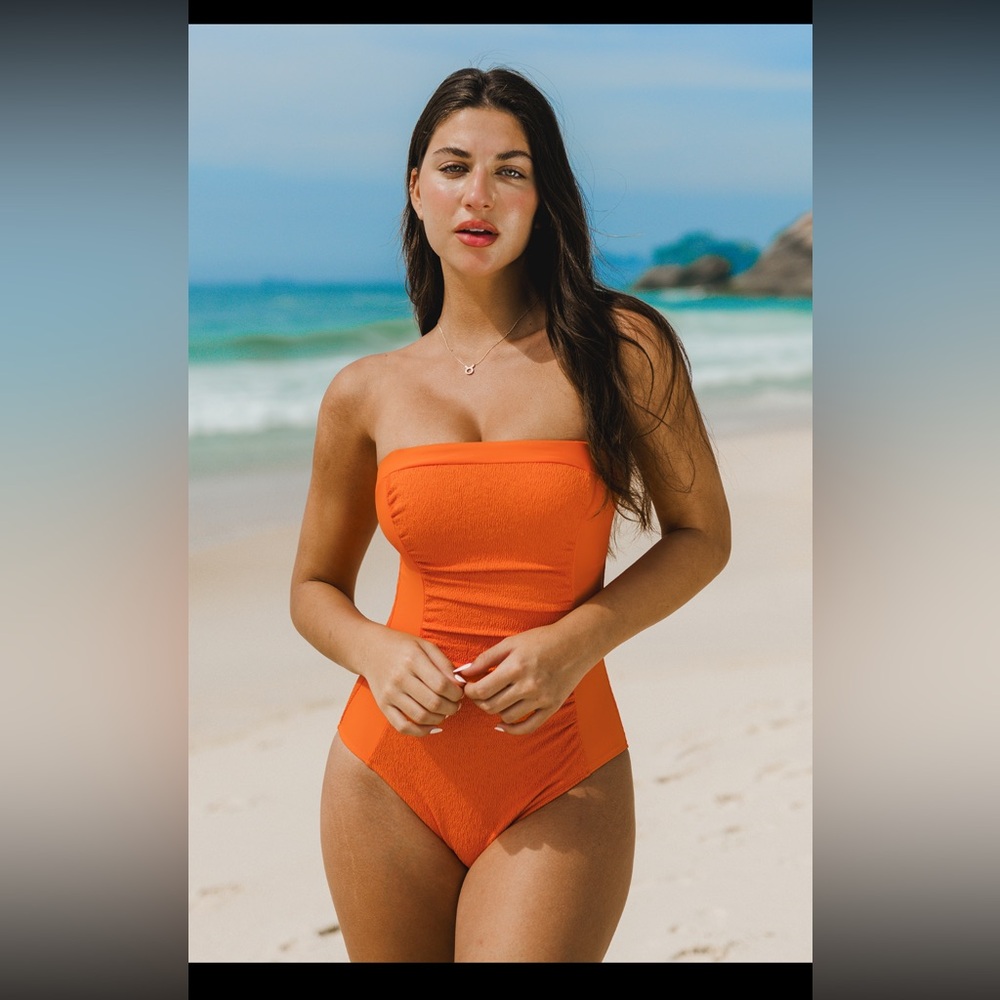 Cupshe bathing suit. Never worn. Supper fun color